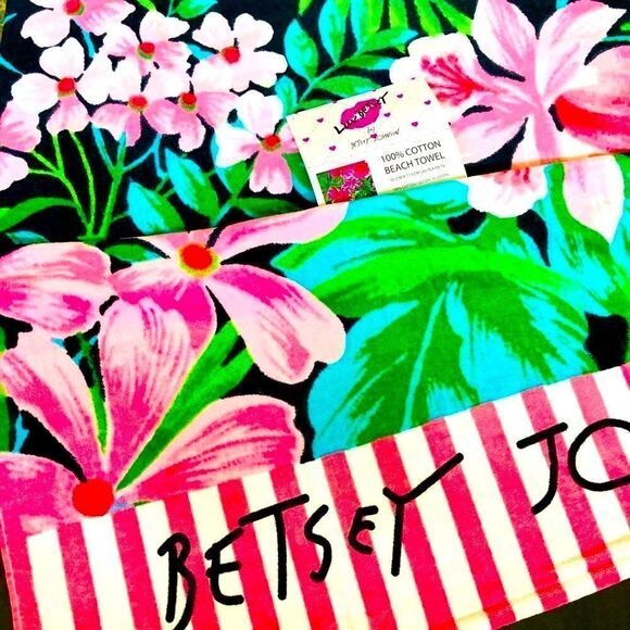Betsey Johnson Hawaiian Hibiscus Tropical Palm Beach Towel - Picture 1 of 6
